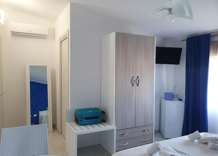 ゲストハウス Blue Velvet 3*