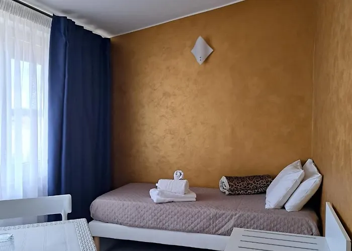 ゲストハウス Blue Velvet