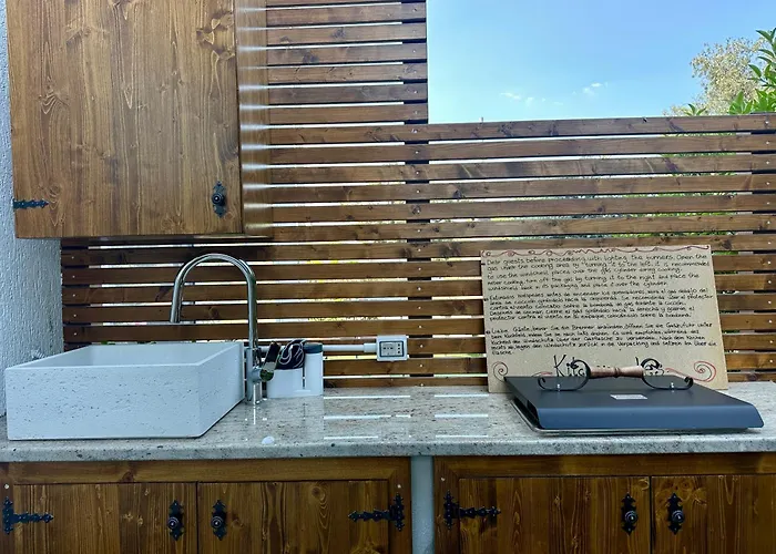 ゲストハウス Blue Velvet 3*