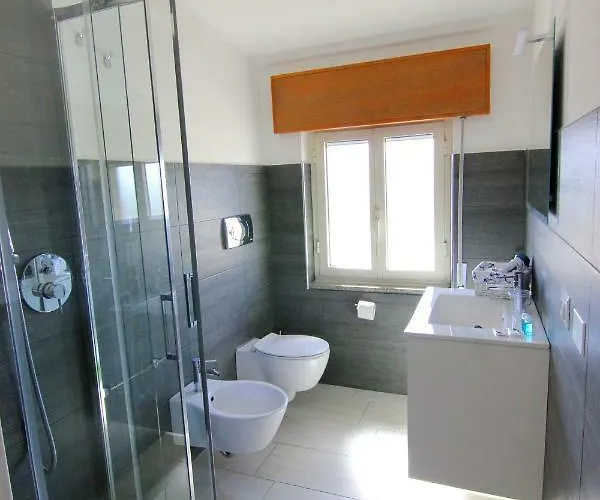 ゲストハウス Blue Velvet トルトリ